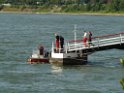 Einsatz Loeschboot und Rettungsboot Koeln Muelheim  P15